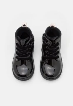 Friboo Korte Laarzen - Black -Friboo 1e7df7d2447e4f7d915119f27e474668