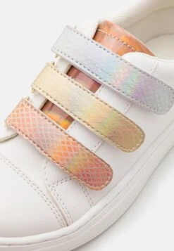 Friboo Sneakers Laag - White -Friboo 8906b84af3444d5191ac4f4587e46912