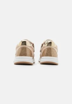 Friboo Disney Minnie Mouse - Sneakers Laag - Rose Gold -Friboo d240e02a04b44521a75d7b9305624356